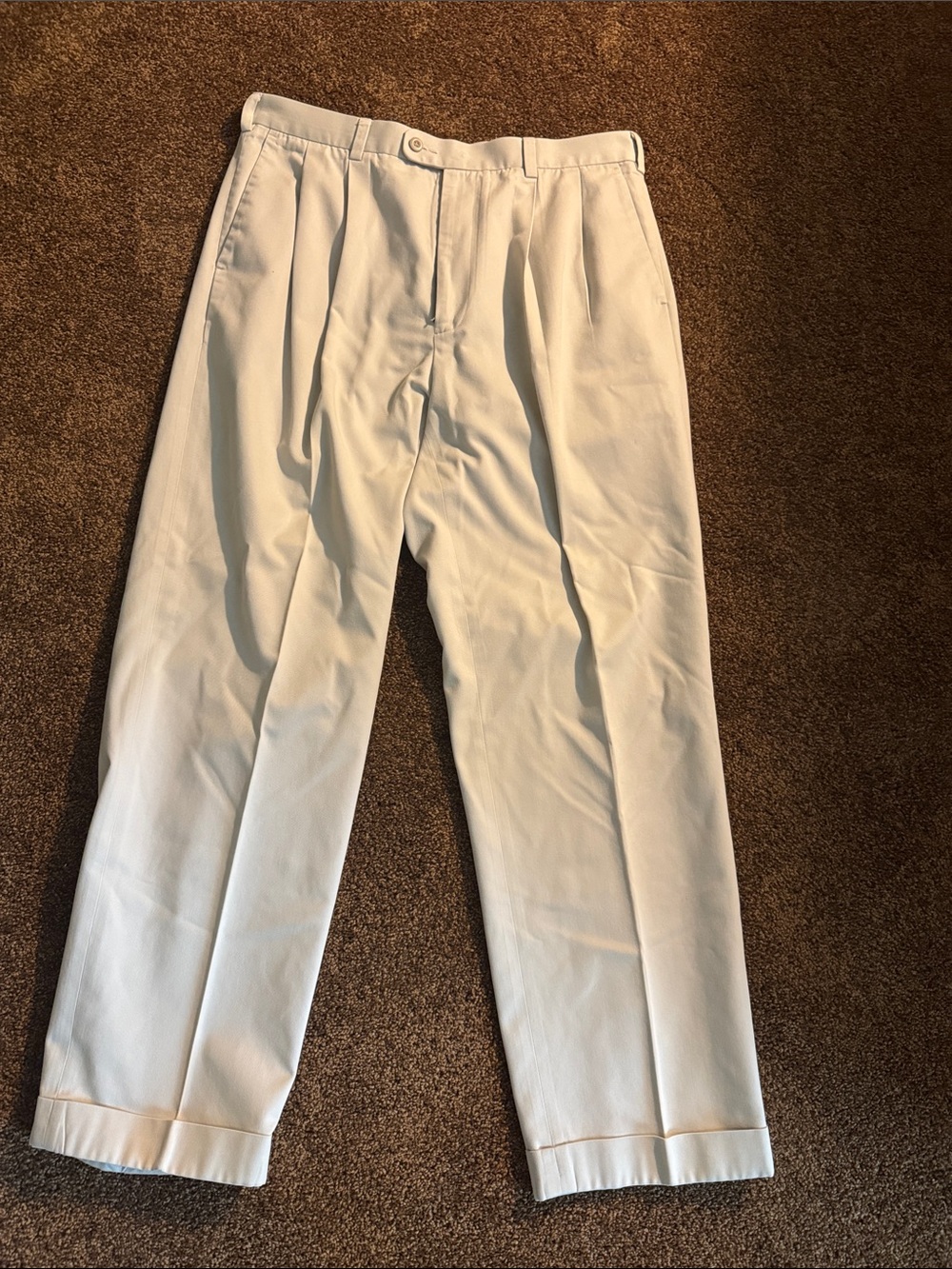 Men's Cream Pleated Chinos - Classic Tailored Fit